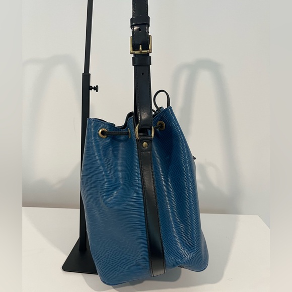 Louis Vuitton Epi Blue/Navy Bucket Bag - Picture 5 of 7